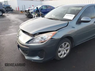 2013 Mazda Mazda3 i Sport with VIN JM1BL1UP2D1749251, listed as a IAAI auction lot 41494065 with 134,037 mi miles. Bid and sale history available at carsss.com. Image 6.