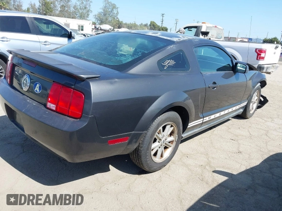 2007 Ford Mustang Deluxe with VIN 1ZVFT80N475280060, listed as a IAAI auction lot 42549286 with 167,289 mi miles and . Bid and sale history available at DreamBid. Image 4.