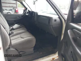 2005 Chevrolet Silverado 1500 LS z VIN 1GCEK14VX5Z305858, wystawiony jako IAAI lot #42437775 z przebiegiem 134 477 mil mil oraz . Historia ofert i sprzedaży dostępna na DreamBid. Obrazek 5.