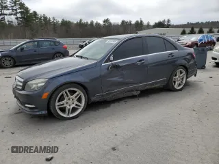 2011 Mercedes-Benz C 300 Sport z VIN WDDGF8BB8BR140117, wystawiony jako Copart lot #53452895 z przebiegiem 137 509 mil mil oraz Szkody całkowita. Historia ofert i sprzedaży dostępna na DreamBid. Obrazek 1.