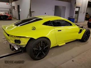 2020 Aston Martin Vantage z VIN SCFSMGAWXLGN03363, wystawiony jako Copart lot #81833084 z przebiegiem Nie podano mil oraz Szkoda całkowita • Salvage title. Historia ofert i sprzedaży dostępna na DreamBid. Obrazek 3.