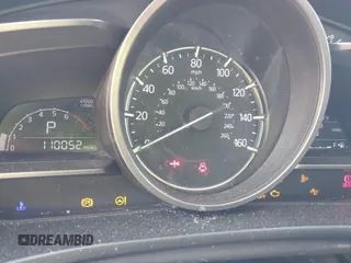2018 Mazda 3 Touring z VIN 3MZBN1L35JM210093, wystawiony jako IAAI lot #39810891 z przebiegiem 110 052 mil mil oraz . Historia ofert i sprzedaży dostępna na DreamBid. Obrazek 7.