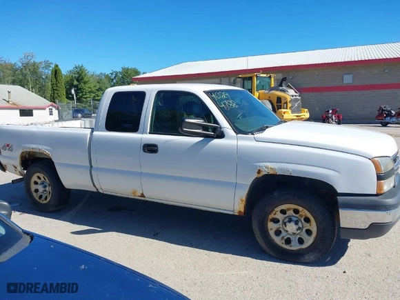2006 Chevrolet Silverado 1500 LT1 with VIN 2GCEK19V161303709, listed as a IAAI auction lot 40294788 with 211,821 mi miles. Bid and sale history available at carsss.com. Image 14.