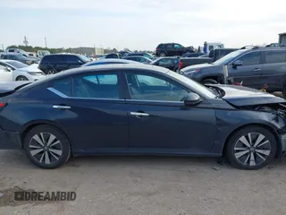2022 Nissan Altima 2.5 SV with VIN 1N4BL4DV3NN351174, listed as a IAAI auction lot 41585827 with 94,316 mi miles. Bid and sale history available at carsss.com. Image 13.
