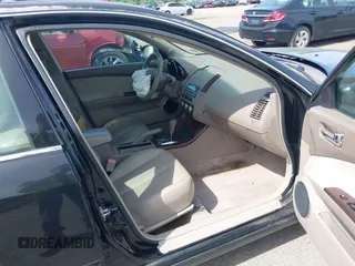 2006 Nissan Altima S z VIN 1N4AL11D96C242480, wystawiony jako IAAI lot #42265681 z przebiegiem 168 449 mil mil oraz . Historia ofert i sprzedaży dostępna na DreamBid. Obrazek 5.