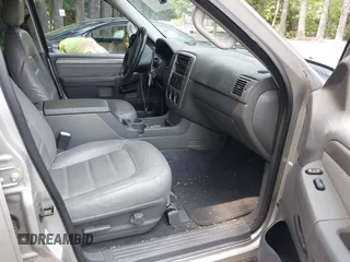 2005 Ford Explorer XLT with VIN 1FMZU73K65UA13770, listed as a IAAI auction lot 42505142 with 184,439 mi miles and . Bid and sale history available at DreamBid. Image 5.