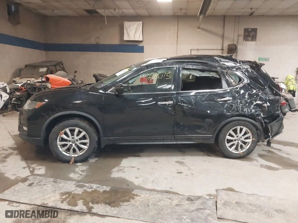 2019 Nissan Rogue SV with VIN JN8AT2MV4KW379098, listed as a IAAI auction lot 41283075 with 82899 miles. Bid and sale history available at carsss.com. Image 14.