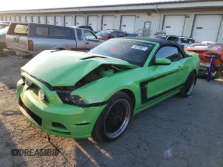 2014 Ford Mustang GT z VIN 1ZVBP8FF2E5311810, wystawiony jako Copart lot #82955734 z przebiegiem 107 069 mil mil oraz Czysty tytuł • Clean title. Historia ofert i sprzedaży dostępna na DreamBid. Obrazek 1.
