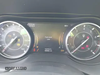 2022 Maserati Levante GT z VIN ZN661XUAXNX400339, wystawiony jako IAAI lot #41515920 z przebiegiem 48 360 mil mil oraz . Historia ofert i sprzedaży dostępna na DreamBid. Obrazek 7.
