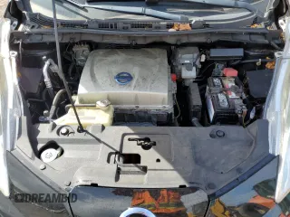 2015 Nissan LEAF S z VIN 1N4AZ0CP2FC326818, wystawiony jako Copart lot #56749725 z przebiegiem 67 572 mil mil oraz Czysty tytuł • Clean title. Historia ofert i sprzedaży dostępna na DreamBid. Obrazek 12.