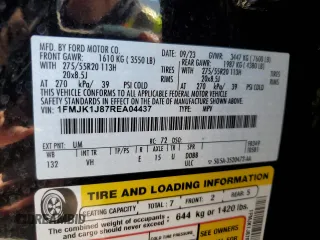 2024 Ford Expedition Max XLT with VIN 1FMJK1J87REA04437, listed as a Copart auction lot 45024725 with 32,368 mi miles and Salvage Title. Bid and sale history available at DreamBid. Image 14.