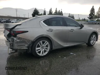 2021 Lexus IS 300 z VIN JTHA81F20M5043546, wystawiony jako Copart lot #59564445 z przebiegiem 60 471 mil mil oraz Szkoda całkowita • Salvage title. Historia ofert i sprzedaży dostępna na DreamBid. Obrazek 3.