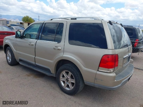 2004 Lincoln Aviator Luxury with VIN 5LMEU88H64ZJ00911, listed as a IAAI auction lot 41932678 with 230,741 mi miles. Bid and sale history available at carsss.com. Image 3.