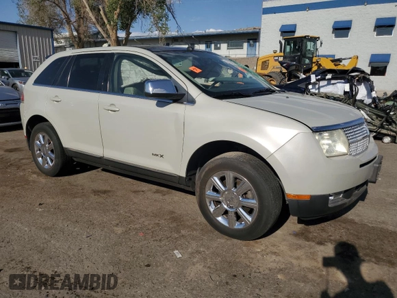 2007 Lincoln MKX z VIN 2LMDU88C07BJ26919, wystawiony jako Copart lot #55778005 z przebiegiem Nie podano mil oraz Szkoda całkowita • Salvage title. Historia ofert i sprzedaży dostępna na DreamBid. Obrazek 4.