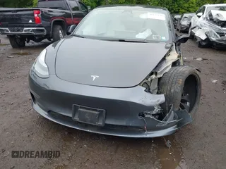 2021 Tesla Model 3 Performance z VIN 5YJ3E1EC3MF056187, wystawiony jako IAAI lot #42372230 z przebiegiem 56 679 mil mil oraz . Historia ofert i sprzedaży dostępna na DreamBid. Obrazek 12.