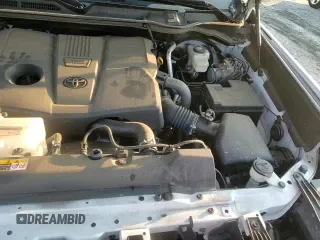 2024 Toyota Tundra Limited z VIN 5TFJA5DB0RX136403, wystawiony jako Copart lot #81260125 z przebiegiem 33 610 mil mil oraz Szkoda całkowita • Salvage title. Historia ofert i sprzedaży dostępna na DreamBid. Obrazek 13.
