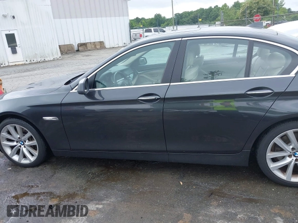 2013 BMW 5 Series 535i xDrive with VIN WBAFU7C51DDU71410, listed as a IAAI auction lot 42332603 with 84,261 mi miles and . Bid and sale history available at DreamBid. Image 14.