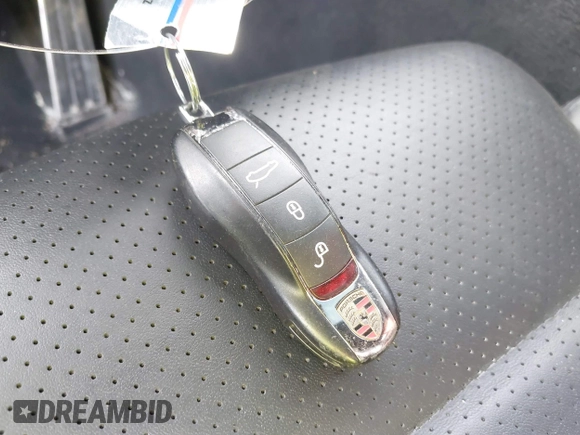 2010 Porsche Panamera Turbo z VIN WP0AC2A7XAL091443, wystawiony jako IAAI lot #41702162 z przebiegiem 124 151 mil mil oraz . Historia ofert i sprzedaży dostępna na DreamBid. Obrazek 11.