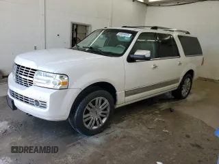 2010 Lincoln Navigator z VIN 5LMJJ3J58AEJ10157, wystawiony jako Copart lot #54834525 z przebiegiem 181 146 mil mil oraz Szkoda całkowita • Salvage title. Historia ofert i sprzedaży dostępna na DreamBid. Obrazek 1.