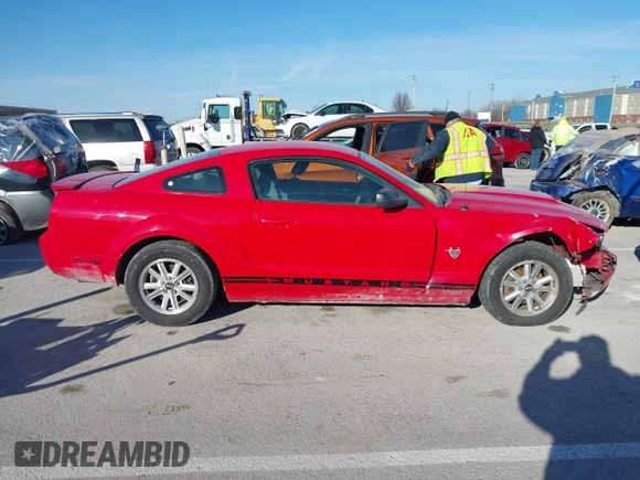 2009 Ford Mustang with VIN 1ZVHT80N595126484, listed as a IAAI auction lot 41226847 with 117,273 mi miles and . Bid and sale history available at carsss.com. Image 13.