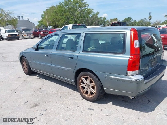 2005 Volvo V70 with VIN YV1SW592152477048, listed as a IAAI auction lot 41875105 with 137,395 mi miles. Bid and sale history available at carsss.com. Image 3.