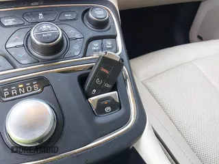 2015 Chrysler 200 C with VIN 1C3CCCCG9FN520292, listed as a IAAI auction lot 38802898 with 188,083 mi miles. Bid and sale history available at carsss.com. Image 11.