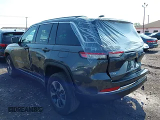 2022 Jeep Grand Cherokee with VIN 1C4RJYB67N8716360, listed as a IAAI auction lot 42464479 with 17,208 mi miles and . Bid and sale history available at DreamBid. Image 3.