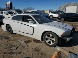 2013 Dodge Charger SE with VIN 2C3CDXBG8DH719460, listed as a Copart auction lot 42137105 with Not Provided miles and Salvage Title. Bid and sale history available at DreamBid. Image 4.