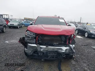 2020 Chevrolet Silverado 1500 LT z VIN 3GCUYDET2LG211169, wystawiony jako IAAI lot #41145684 z przebiegiem 81 606 mil mil oraz . Historia ofert i sprzedaży dostępna na DreamBid. Obrazek 13.