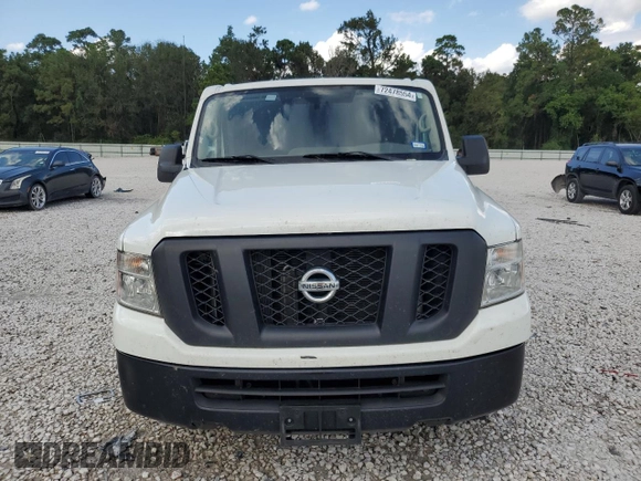 2019 Nissan NV Cargo S z VIN 1N6BF0KM5KN804403, wystawiony jako Copart lot #72478554 z przebiegiem 120 573 mil mil oraz Tytuł czysty. Historia ofert i sprzedaży dostępna na DreamBid. Obrazek 5.