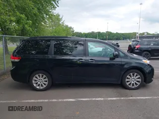 2011 Toyota Sienna XLE с VIN 5TDDK3DC2BS002852, выставлен на аукционе IAAI как лот 42399985 с пробегом 143 236 миль миль и . История ставок и продаж доступна на DreamBid. Изображение 13.