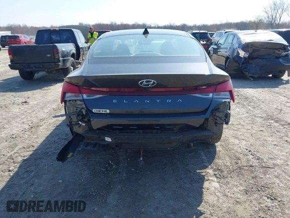 2022 Hyundai Elantra SEL with VIN 5NPLM4AGXNH065808, listed as a IAAI auction lot 42070044 with 16,370 mi miles and . Bid and sale history available at DreamBid. Image 17.