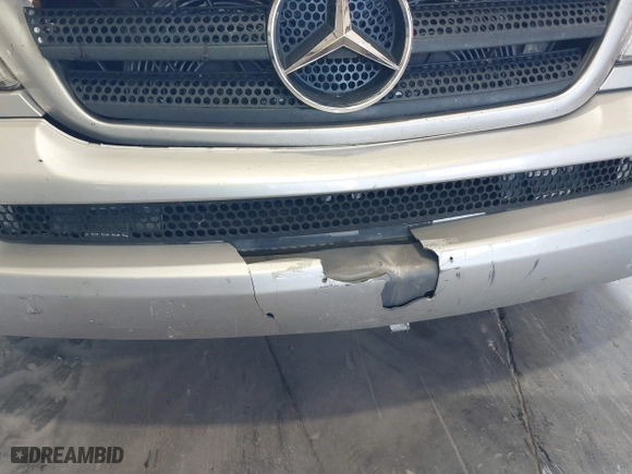 2002 Mercedes-Benz M-Class with VIN 4JGAB54E32A360356, listed as a IAAI auction lot 40540769 with 235,810 mi miles. Bid and sale history available at carsss.com. Image 6.