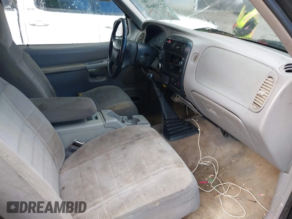 1997 Ford Explorer z VIN 1FMCU24X6VUC49032, wystawiony jako IAAI lot #42238646 z przebiegiem 241 012 mil mil oraz . Historia ofert i sprzedaży dostępna na DreamBid. Obrazek 5.