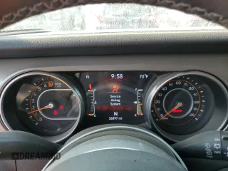 2022 Jeep Wrangler Unlimited Sahara Altitude with VIN 1C4HJXEG6NW117231, listed as a Copart auction lot 71226934 with 36,897 mi miles and Clean title. Bid and sale history available at DreamBid. Image 9.