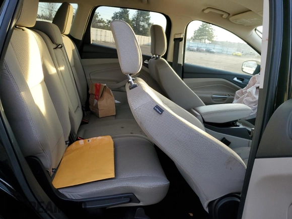 2019 Ford Escape SE with VIN 1FMCU0GD5KUB32527, listed as a Copart auction lot 43687295 with 0 mi miles and Salvage Title. Bid and sale history available at carsss.com. Image 11.