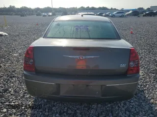 2008 Chrysler 300 Touring z VIN 2C3KA53G38H142026, wystawiony jako Copart lot #56318035 z przebiegiem 168 067 mil mil oraz Szkoda całkowita • Salvage title. Historia ofert i sprzedaży dostępna na DreamBid. Obrazek 6.