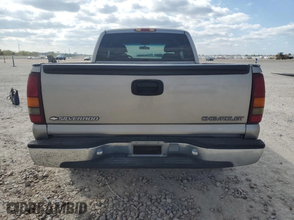 2000 Chevrolet Silverado 1500 with VIN 2GCEC19W6Y1189862, listed as a Copart auction lot 80524424 with 303,051 mi miles and Salvage Title. Bid and sale history available at DreamBid. Image 6.
