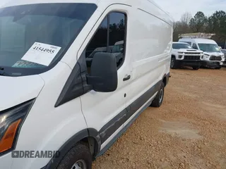 2016 Ford Transit Cargo z VIN 1FTYR2CGXGKA82105, wystawiony jako IAAI lot #41544955 z przebiegiem 129 642 mil mil oraz . Historia ofert i sprzedaży dostępna na DreamBid. Obrazek 6.