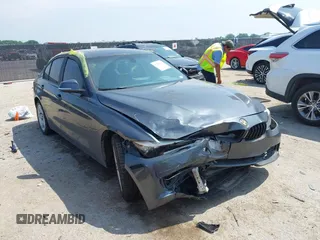 2014 BMW 3 Series 328i z VIN WBA3A5G5XENP29672, wystawiony jako IAAI lot #42325940 z przebiegiem 138 424 mil mil oraz . Historia ofert i sprzedaży dostępna na DreamBid. Obrazek 1.