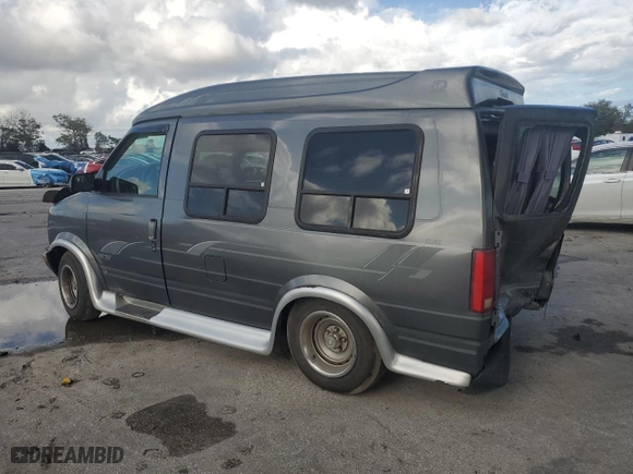 2000 Chevrolet Astro Cargo Van w/YF7 with VIN 1GBDM19W6YB176154, listed as a Copart auction lot 85086064 with 139,685 mi miles and Salvage Title. Bid and sale history available at carsss.com. Image 2.