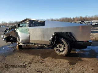2024 Tesla Cybertruck Cyberbeast z VIN 7G2CEHEE3RA017028, wystawiony jako Copart lot #80123944 z przebiegiem 4 335 mil mil oraz Szkoda całkowita • Salvage title. Historia ofert i sprzedaży dostępna na DreamBid. Obrazek 2.