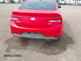 2012 Kia Forte SX с VIN KNAFW6A33C5622259, выставлен на аукционе IAAI как лот 41689812 с пробегом 205 927 миль миль и . История ставок и продаж доступна на DreamBid. Изображение 6.