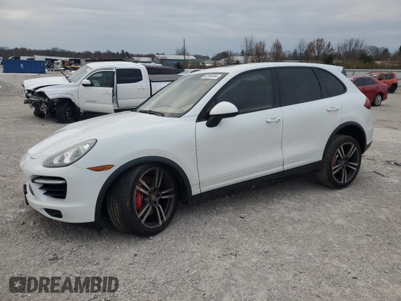 2012 Porsche Cayenne Turbo z VIN WP1AC2A23CLA83951, wystawiony jako Copart lot #82380594 z przebiegiem Nie podano mil oraz Szkoda całkowita • Salvage title. Historia ofert i sprzedaży dostępna na DreamBid. Obrazek 1.