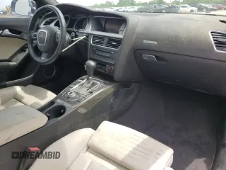 2009 Audi S5 z VIN WAURV78T99A052151, wystawiony jako Copart lot #56736815 z przebiegiem 39 933 mil mil oraz Szkody całkowita. Historia ofert i sprzedaży dostępna na DreamBid. Obrazek 8.