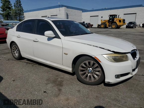 2009 BMW 3 Series 328i z VIN WBAPH57559NL79032, wystawiony jako Copart lot #52024355 z przebiegiem 115 036 mil mil oraz Szkoda całkowita • Salvage title. Historia ofert i sprzedaży dostępna na DreamBid. Obrazek 4.