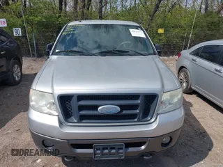 2006 Ford F-150 XLT z VIN 1FTPW14556KB61370, wystawiony jako IAAI lot #42022773 z przebiegiem 214 549 mil mil oraz . Historia ofert i sprzedaży dostępna na DreamBid. Obrazek 6.