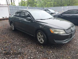 2013 Volkswagen Passat SE z VIN 1VWBP7A30DC125510, wystawiony jako IAAI lot #42268059 z przebiegiem 110 945 mil mil oraz . Historia ofert i sprzedaży dostępna na DreamBid. Obrazek 1.