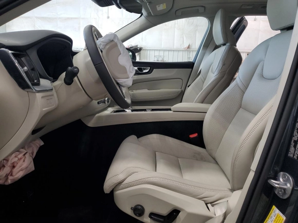 2024 Volvo XC60 Recharge Plug-In Hybrid Ultimate Dark Theme with VIN YV4H60DM6R1813569, listed as a Copart auction lot 68314074 with 8,841 mi miles and Salvage Title. Bid and sale history available at carsss.com. Image 7.