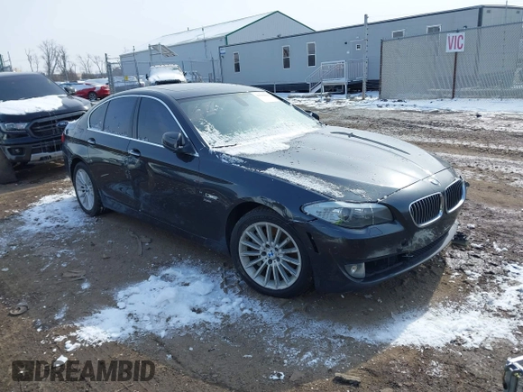 2011 BMW 5 Series 535i xDrive z VIN WBAFU7C52BC777616, wystawiony jako IAAI lot #41599614 z przebiegiem 150 723 mil mil oraz . Historia ofert i sprzedaży dostępna na DreamBid. Obrazek 1.